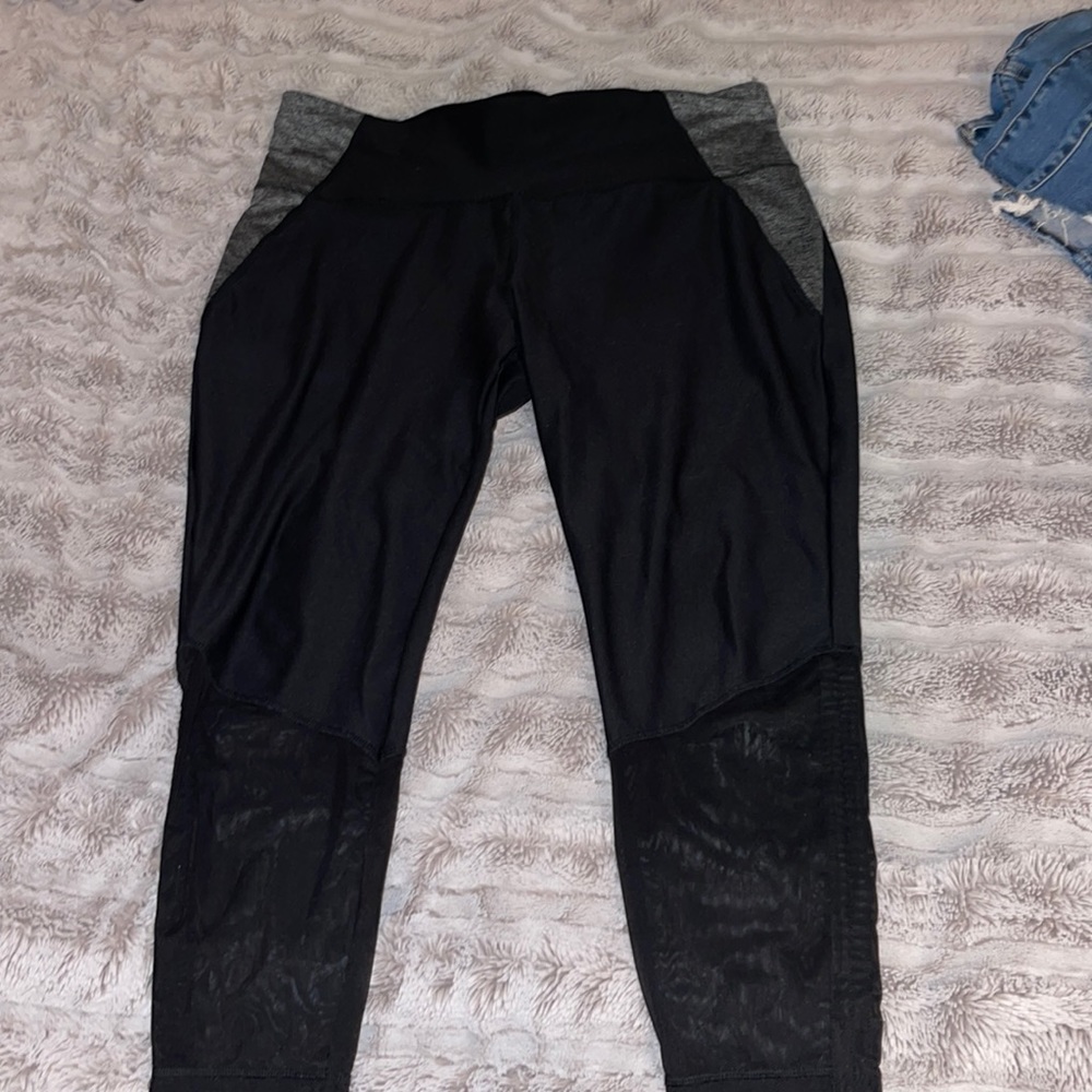 Athletic leggings